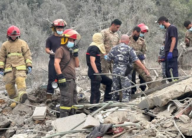 At least one man injured after nine-storey building hit in northern Israel 1 At least one man injured after nine storey building hit in northern Israel