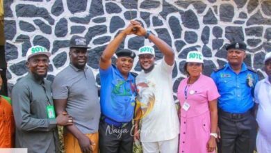 This is a very senior police officer, a casted ACN (Eiye) cultist and a de@d man walking, publicly displaying the ACN cult sign alongside his Eiye member. 7 FB IMG 1770896489315