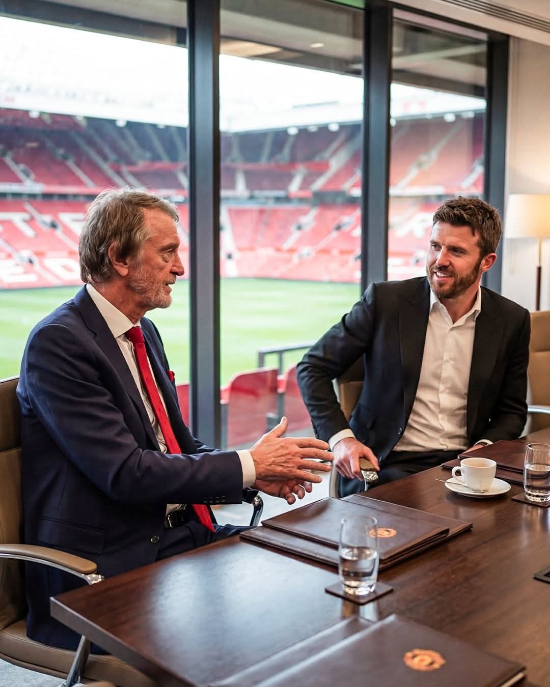 Michael Carrick meets with United co-owner Sir Jim Ratcliffe, hoping to get permanent job 1 FB IMG 1777358720008
